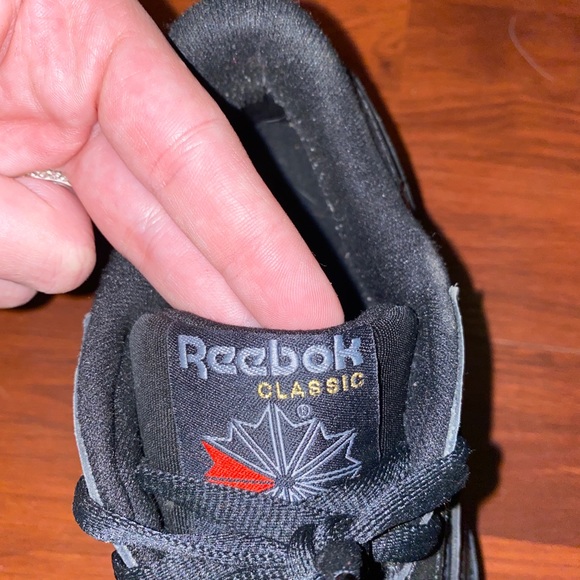 Women’s Reebok classics - Picture 2 of 5